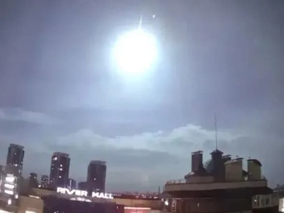 astronom-poperedzhaye-padinnya-kosmichnikh-til-mozhe-povtoritisya-pid-chas-meteornogo-potoku-lirid