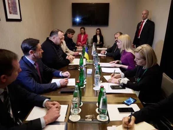 golova-vru-zustrivsya-z-prezidentkoyu-palati-predstavnikiv-respubliki-kipr