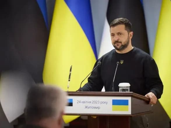 zelenskiy-obgovoriv-z-premyerom-estoniyi-rishennya-schodo-zbroyi-ta-amunitsiyi-yaki-dosi-na-realizatsiyi-u-partneriv-z-yes