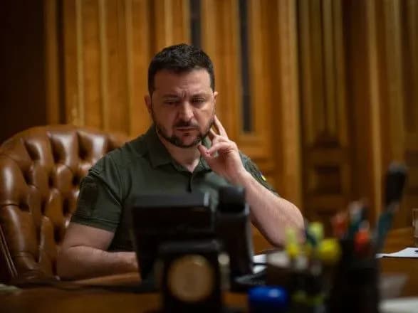 vazhlivo-schob-derzhavi-utrimuvalisya-vid-pidtrimki-rf-postachannya-yiy-zbroyi-zelenskiy-pid-chas-rozmovi-iz-si