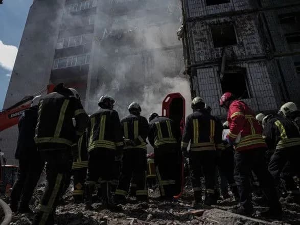 udar-rf-po-budinku-v-umani-zaversheno-rozbir-zavaliv-pershogo-poverkhu