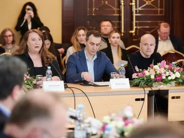 tinovi-platezhi-v-derzhavnomu-medichnomu-sektori-obkradayut-byudzhet-i-patsiyentiv