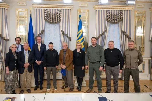 zustrich-zelenskogo-z-delegatsiyeyu-kongresmeniv-ssha-obgovorili-klyuchovi-napryami-dopomogi-u-sferi-bezpeki-y-oboroni