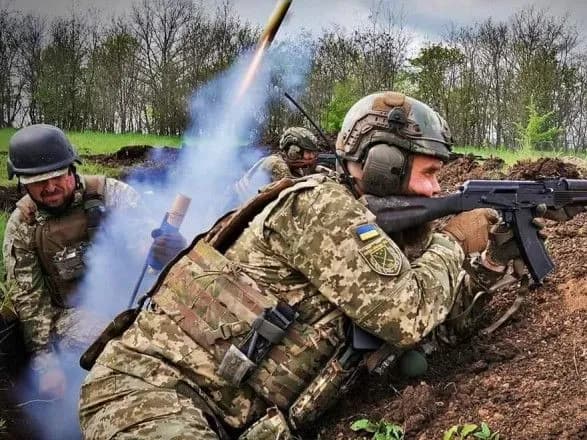 nayzapeklishi-boyi-trivayut-za-bakhmut-ta-maryinku-vorog-zdiysniv-mayzhe-30-atak-na-chotirokh-napryamkakh