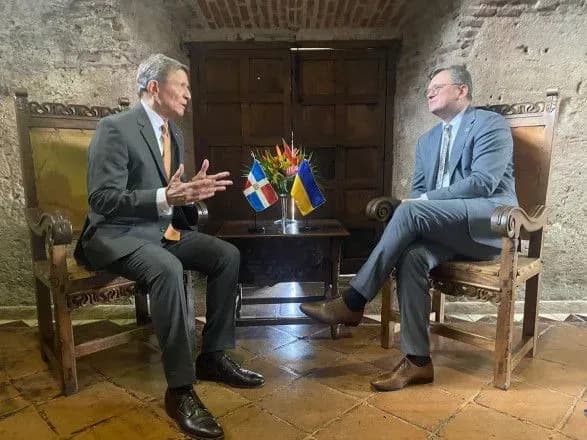 podyakuvav-za-golosi-v-oon-i-obgovoriv-formulu-miru-zelenskogo-ta-programu-zerno-z-ukrayini-kuleba-zustrivsya-z-glavoyu-mzs-dominikani