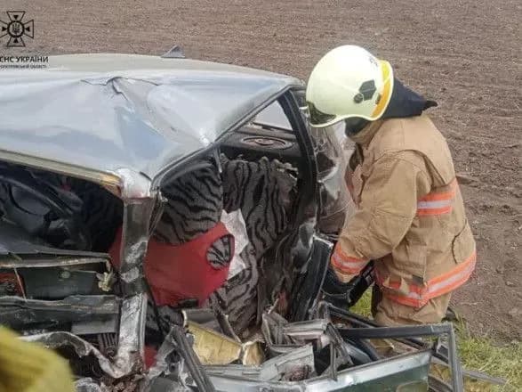 masshtabna-dtp-na-dnipropetrovschini-troye-lyudey-zaginuli-sche-troye-poraneni