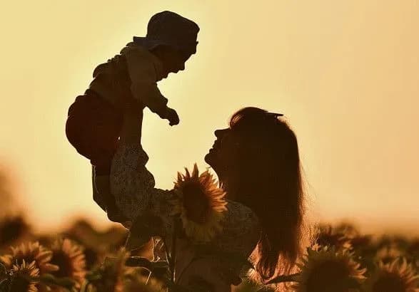 den-materi-ta-den-pamyati-ukrayintsiv-yaki-ryatuvali-yevreyiv-scho-sche-vidznachayemo-14-travnya