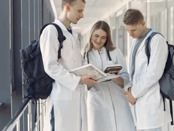 u-moz-rozpovili-pro-protses-zarakhuvannya-do-internaturi-vipusknikiv-zakladiv-vischoyi-medichnoyi-osviti