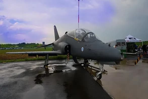 finski-vps-povidomlyayut-pro-katastrofu-navchalnogo-litaka-piloti-katapultuvalis