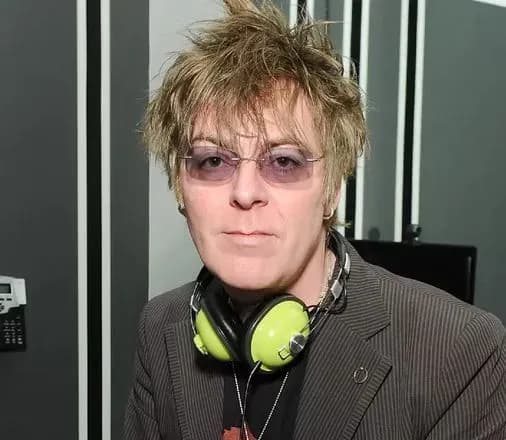 pomer-basist-rok-gurtu-the-smiths-endi-rurk