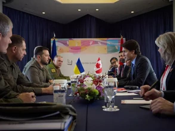 zelenskiy-na-polyakh-samitu-g7-zustrivsya-z-tryudo-obgovorili-rozminuvannya-ta-trenuvalnu-misiyu