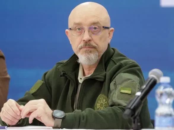 pershi-dva-minni-tralschiki-vzhe-stoyat-pid-ukrayinskimi-praporami-v-portakh-britaniyi-reznikov