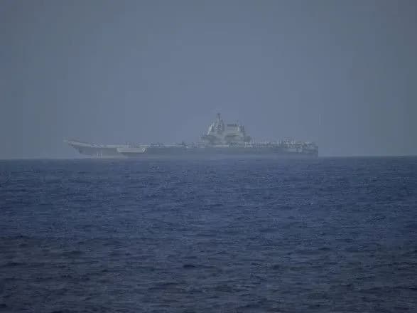 cherez-protoku-tayvanyu-proletiv-kitayskiy-avianosets-minoboroni