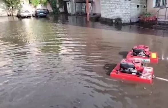 pidtopilo-pidvali-ofisi-na-navit-likarnyu-u-zaporizhzhi-za-pyat-godin-vipala-mayzhe-dvomisyachna-norma-opadiv