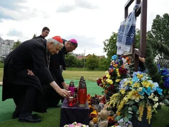 spetsposlannik-papi-rimskogo-pobuvav-iz-vizitom-u-buchi-detali