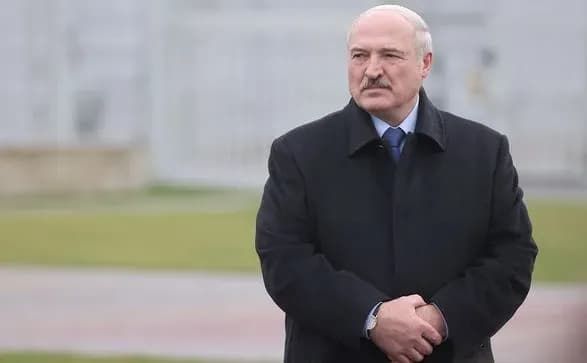 na-zlodiyi-i-shapka-gorit-lukashenko-zvinuvativ-u-pidrivi-kakhovskoyi-ges-ukrayinu
