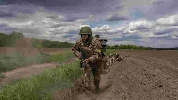 za-dobu-na-bakhmutskomu-napryamku-zsu-prosunulisya-na-1200-metriv-cherevatiy