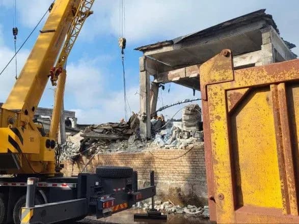 nichna-ataka-rf-na-kriviy-rig-v-ova-pokazali-likvidatsiyu-naslidkiv