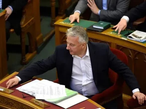 mozhlivo-tse-bula-privatna-aktsiya-uryad-ugorschini-ne-znav-pro-zvilnennya-ukrayinskikh-polonenikh-iz-rf