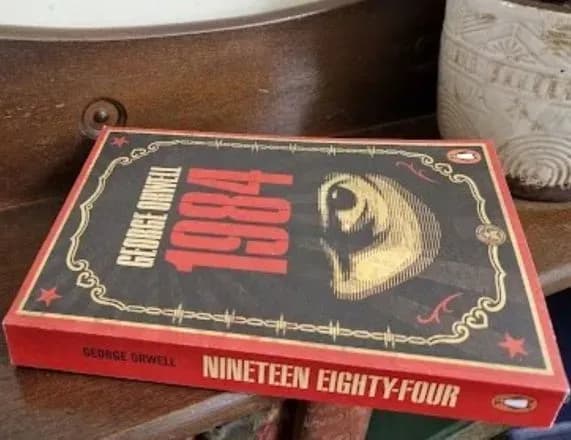 v-ssha-primirnik-1984-dzhordzha-orvella-povernuvsya-do-biblioteki-cherez-65-rokiv