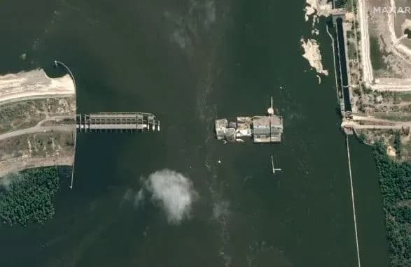 prichinoyu-ruynuvannya-kakhovskoyi-ges-nayimovirnishe-stav-vibukh-u-tuneli-betonnoyi-osnovi-grebli-new-york-times