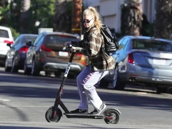 na-kladovischi-v-ivano-frankivsku-budut-davati-naprokat-elektrosamokati-ta-velosipedi