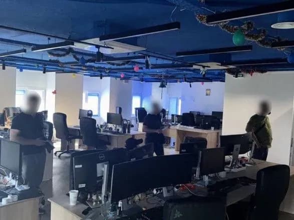 imituvali-torgivlyu-na-valyutnikh-rinkakh-pripineno-diyalnist-chotirokh-call-tsentriv-yaki-zavolodili-koshtami-inozemtsiv