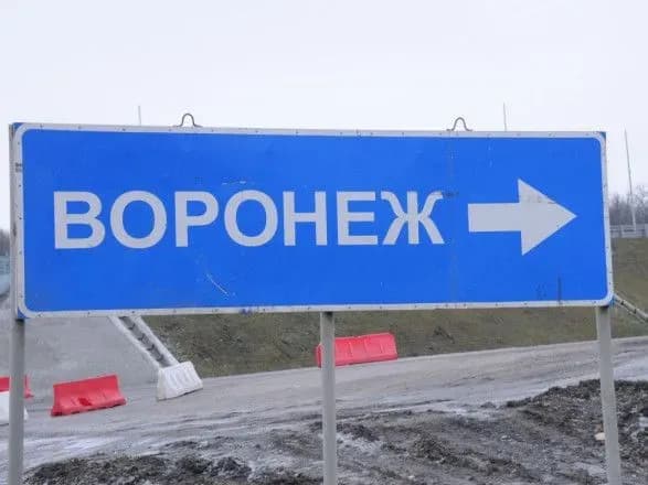 vagnerivtsi-vzyali-pid-kontrol-viyskovi-obyekti-u-voronezhi-reuters