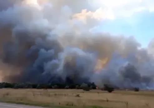 u-krimu-goryat-rosiyski-skladi-z-palnim