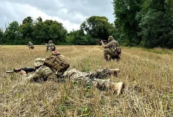 sirskiy-pokazav-yak-pratsyuyut-saperi-na-bakhmutskomu-napryamku