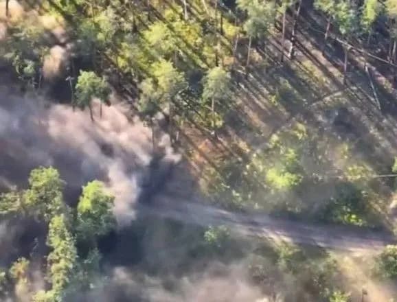 chorni-paketi-aktivno-napovnyuyutsya-dpsu-pokazala-robotu-artbrigadi-v-tandemi-z-aerorozvidkoyu