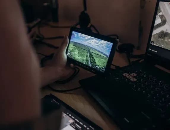 spetspriznachentsi-natsgvardiyi-za-tizhden-na-donechchini-znischili-2-tanki-1-bmp-ta-poshkodili-grad