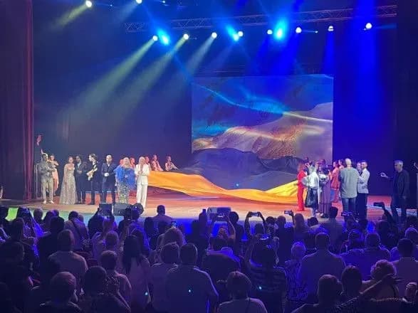 mi-yedini-i-ukrayina-u-nas-odna-za-spriyannya-mkhp-gromadi-u-stolitsi-vidbuvsya-blagodiyniy-kontsert