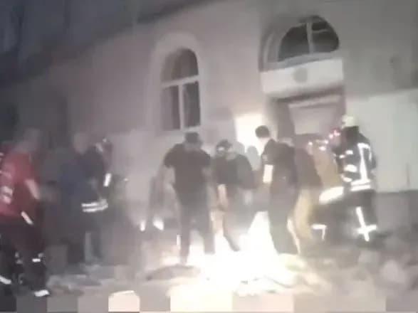 mvs-opublikuvalo-kadri-pershikh-khvilin-pislya-raketnogo-udaru-po-lvovu