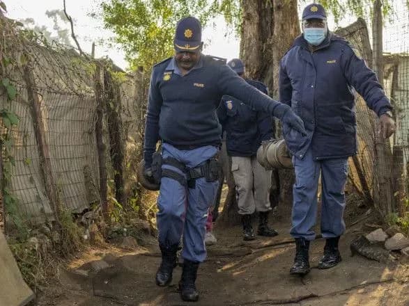 cherez-vitik-toksichnogo-gazu-v-pivdenniy-afritsi-zaginuli-schonaymenshe-17-lyudey