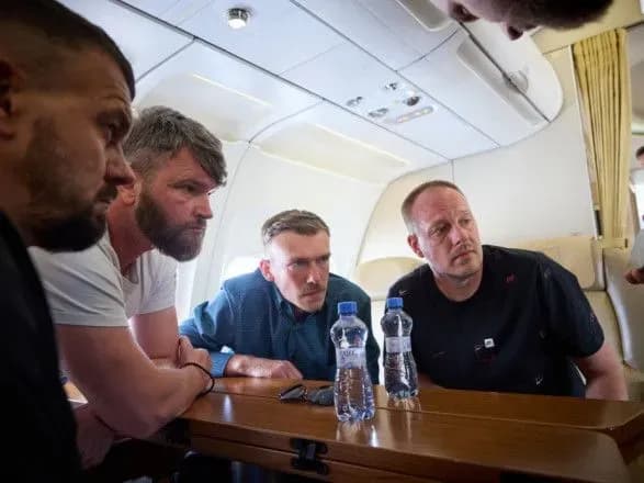 komandiri-polku-azov-mozhut-vzyati-uchast-u-kontrnastupi-i-povernuti-mariupol-radnik-miskogo-golovi