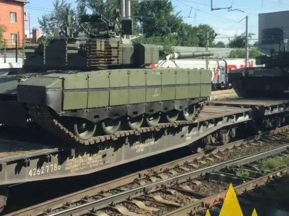 rosiya-perekinula-novu-partiyu-tankiv-cherez-saratov-u-bik-ukrayini-partizani