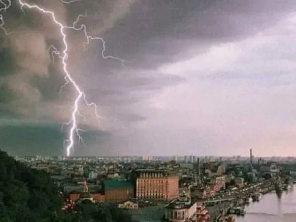 na-kiyivschini-cherez-prognoz-grozi-avariyni-brigadi-energetikiv-perevedeni-u-posileniy-rezhim