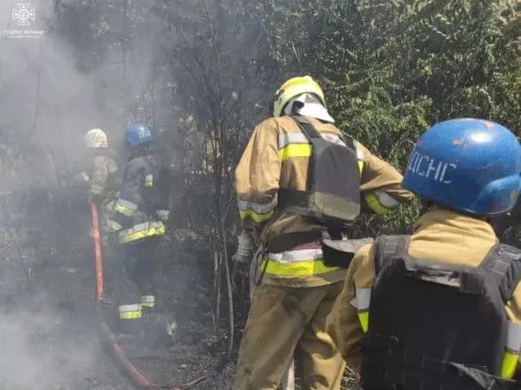 mikolayivschina-vorog-znovu-obstrilyav-zhitloviy-sektor-stalisya-pozhezhi