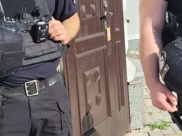 u-lavri-prodovzhuyut-opechatuvati-korpusi-v-upts-mp-zayavlyayut-pro-blokuvannya-korpusiv-silovikami