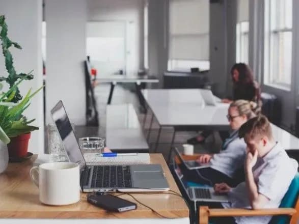 v-ukrayini-zapratsyuvav-chatbot-google-na-osnovi-shtuchnogo-intelektu-konkurent-chatgpt