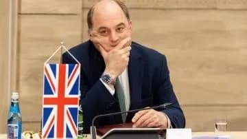 ministr-oboroni-britaniyi-ben-uolles-mozhe-piti-u-vidstavku-voseni-the-times