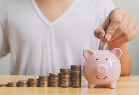 dvi-tretini-nadkhodzhen-do-zagalnogo-fondu-derzhbyudzhetu-za-piv-roku-tse-podatki