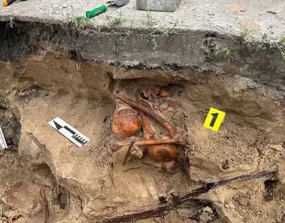 na-kiyivschini-pid-chas-budivnitstva-mostu-viyavleno-bratsku-mogilu-chasiv-drugoyi-svitovoyi-viyni