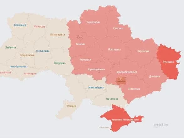 u-kiyevi-ogoloshena-povitryana-trivoga-raketna-nebezpeka-na-pivnochi-i-tsentri