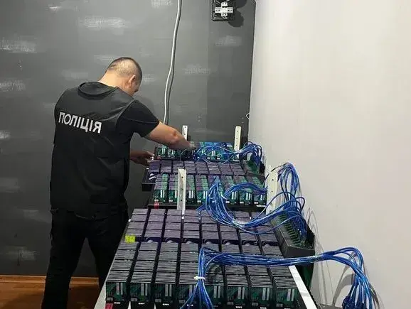 zaymalis-shakhraystvom-ta-poshiryuvali-vorozhu-propagandu-vikrito-botofermu