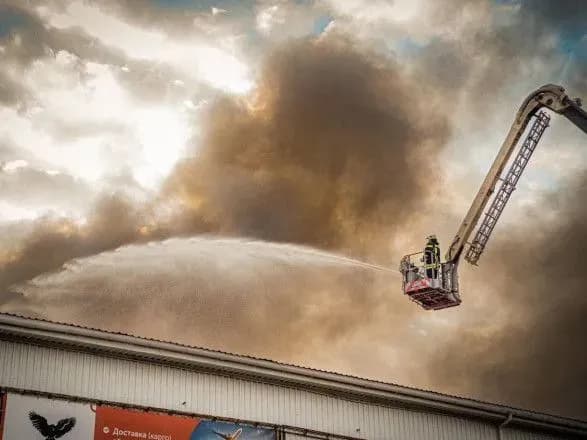 cherez-nichnu-ataku-na-odesu-pyatero-postrazhdalikh-u-dsns-pokazali-naslidki-udaru