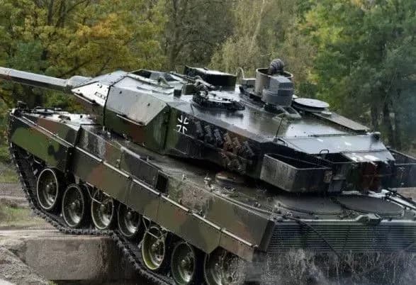 ispaniya-vidpravila-v-ukrayinu-partiyu-tankiv-leopard-2