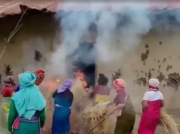 protesti-cherez-seksualne-nasilstvo-v-indiyi-zhinki-pidpalili-budinok-pidozryuvanogo