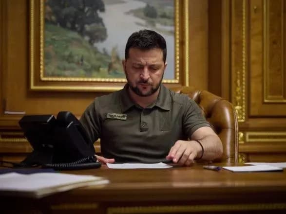 zelenskiy-erdoganu-rozblokuvannya-zernovogo-koridoru-absolyutniy-prioritet